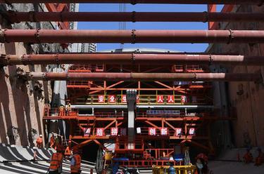 新华全媒+丨钢筋水泥&ldquo;搭积木&rdquo; 走进地下装配式车站