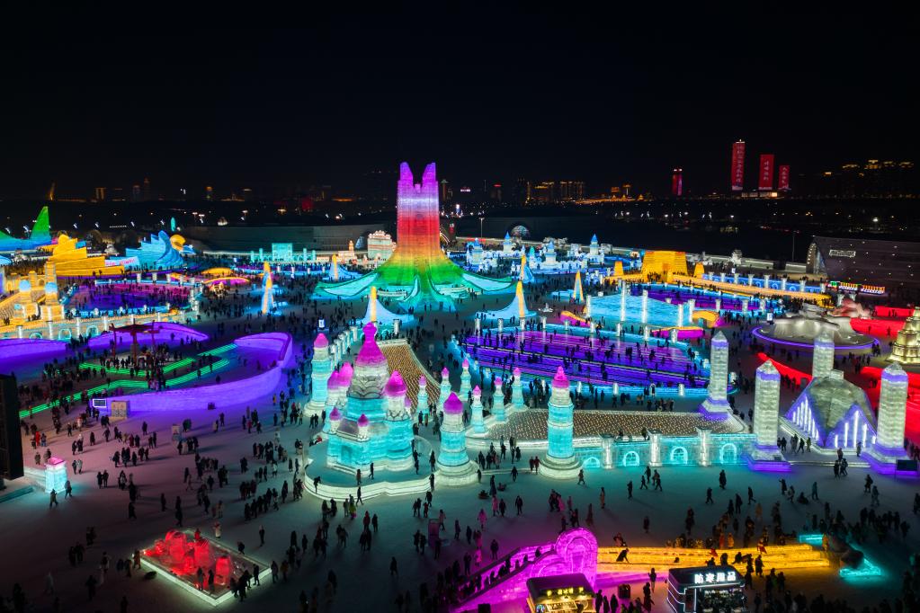 新春旅游不畏寒 冰雪火热&ldquo;春满园&rdquo;