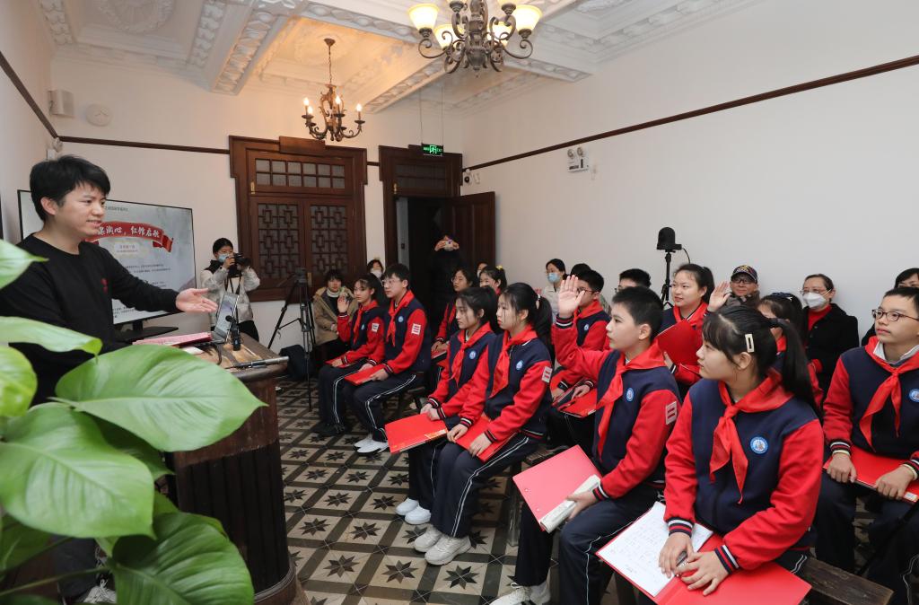 上海：红色主题开启&ldquo;开学第一课&rdquo;