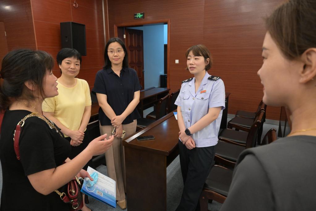 福建闽侯：稳外贸助发展 春风助企百局行