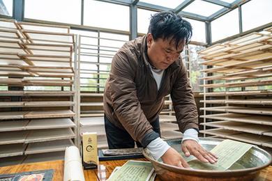 西藏林芝：搬迁村的藏纸&ldquo;致富经&rdquo;