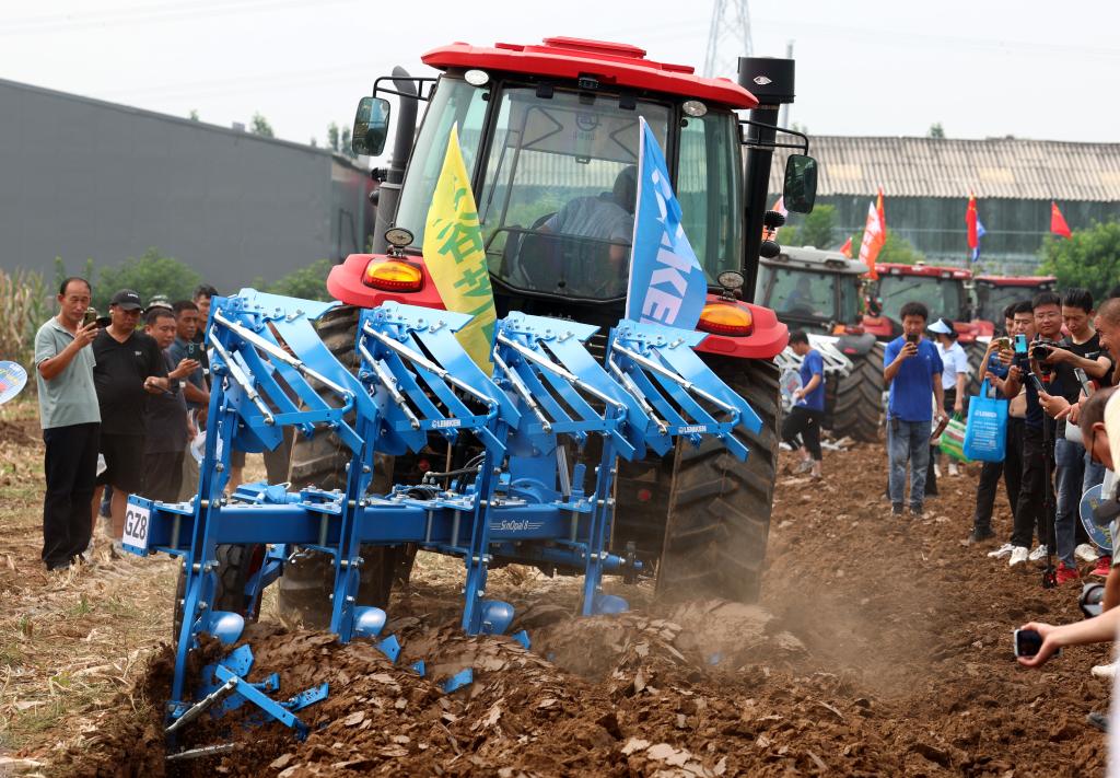 河北晋州：2023年河北农机新机具新技术推广演示会举办