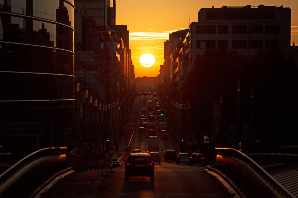 布鲁塞尔：&ldquo;悬日&rdquo;景观