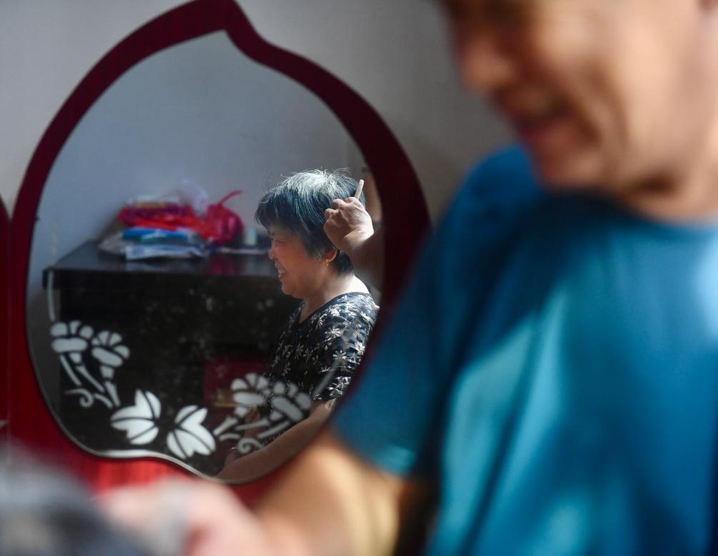 20年光阴，他的陪伴&ldquo;点亮&rdquo;她的黑色世界