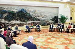韓正會見中俄友好、和平與發展委員會第十四次全體會議與會代表