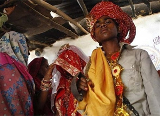 探访印度童婚家庭：11岁结婚生子分娩险送命