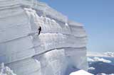 科学家勇攀特罗纳多峰冰川研究气候变化