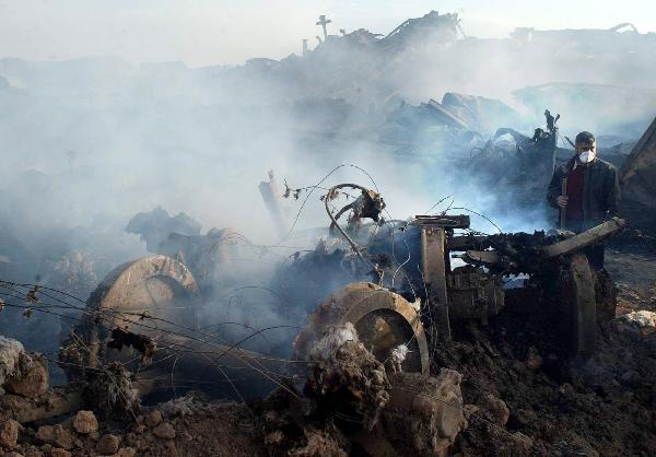 历史上的2月18日：伊朗一列车爆炸 328人死亡