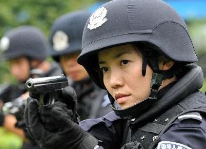潘琴：&ldquo;爱红装也爱武装&rdquo;的80后女特警