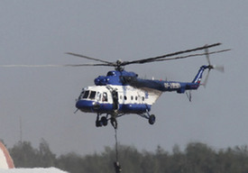 特种部队直升机滑降表演