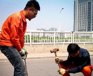 排水工版&ldquo;旭日阳刚&rdquo;火爆网络