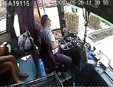 杭州&ldquo;最美司机&rdquo;：生命最后76秒拯救24名乘客