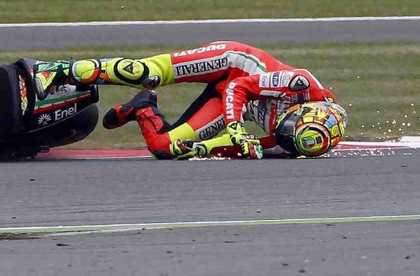 一周体育最酷时刻：&ldquo;山寨007&rdquo; &ldquo;一触即发&rdquo;