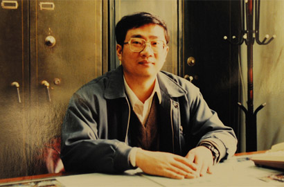 歼-15飞机研制现场总指挥罗阳生前生活照公布