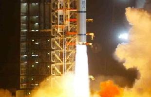 历史上的4月19日：中国自主研制的第一颗纳型卫星送入太空