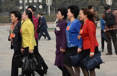 [两会&middot;直击]节日履职