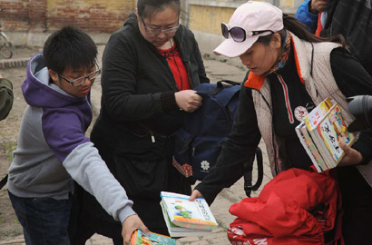 &ldquo;爱心背书客&rdquo;：让乡村儿童找到阅读乐趣