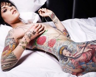令美女癡迷的美麗紋身