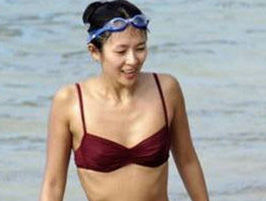 女星泳裝照曝真實身材
