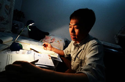 五旬&ldquo;保安叔&rdquo;30载自学英语圆外语梦