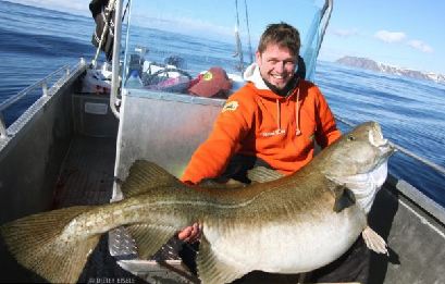 垂钓者捕获47公斤鳕鱼破纪录 盘点各地彪悍大鱼