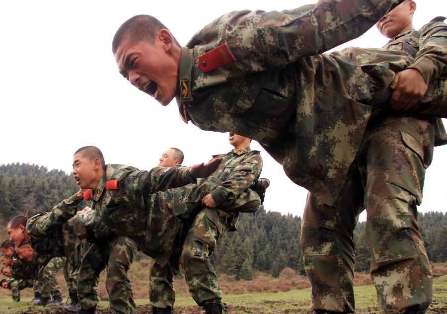 甘肃：高原森警练兵忙