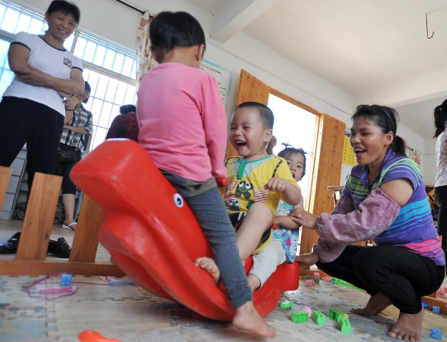 广西宾阳：&ldquo;代理妈妈&rdquo;助&ldquo;留守儿童&rdquo;健康成长