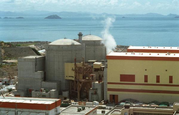 历史上的8月31日：中国第一座大型商业核电站发电成功