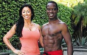 美國一整形醫生6年手術打造&ldquo;完美妻子&rdquo;