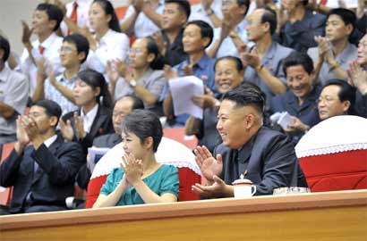 金正恩攜夫人觀看亞洲杯舉重錦標賽