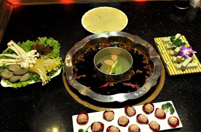 卡梅倫就餐火鍋店受追捧 首相套餐定價888元