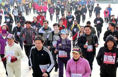 安徽亳州舉辦徒步大賽