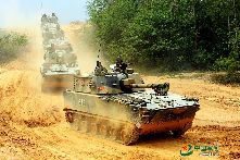 南京軍區裝甲某旅嚴格組訓提升戰鬥力(高清組圖)