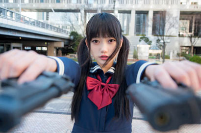 另類萌點 日本雙馬尾學生妹持槍照網絡爆紅
