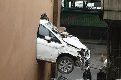 盤點最離奇的&ldquo;特技級&rdquo;車禍