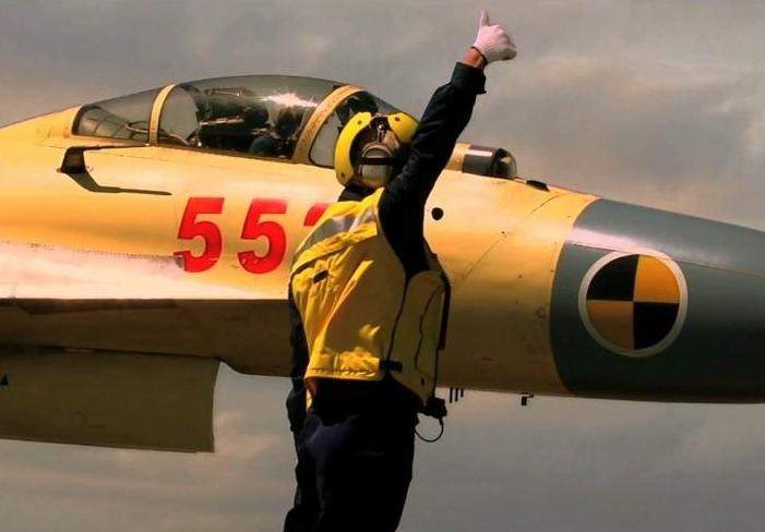 遼寧艦艦載機訓練視頻首度公開