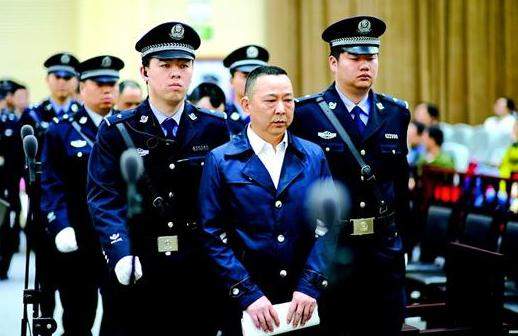 劉漢案查辦始末:特警包高鐵車廂押解團夥