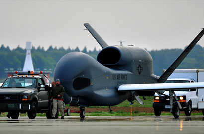 美軍&ldquo;全球鷹&rdquo;無人機現身日本