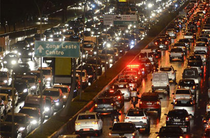 巴西聖保羅出現史上最嚴重交通擁堵 車輛排隊344公裏