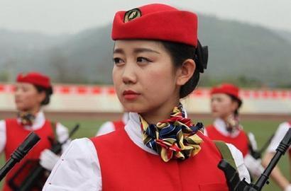 揭秘全國首支高校女子儀仗隊：&ldquo;鳳凰&rdquo;