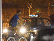 北京突遭狂風暴雨襲擊 大樹被折斷(高清組圖)