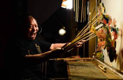 泰山皮影戏传人范正安：演&ldquo;活&rdquo;濒危剧种