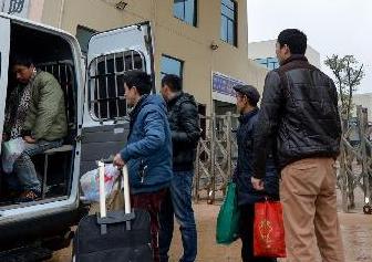 宁在桥墩下面挤 不去救助站里睡&mdash;&mdash;城市流浪者救助困境透视