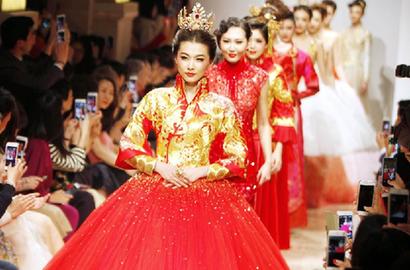 &ldquo;中国新娘&rdquo;婚纱秀亮相上海滩