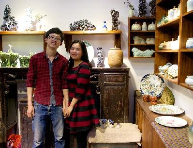 大学毕业生情侣情牵艺术创业梦