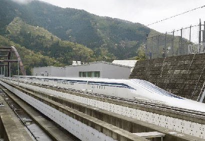 荒唐!球员赛后与女球迷教练席上云雨 后惨遭解