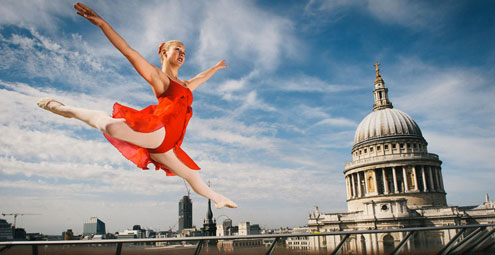 芭蕾也可以很刺激！&ldquo;极限&rdquo;舞姿首秀伦敦街头