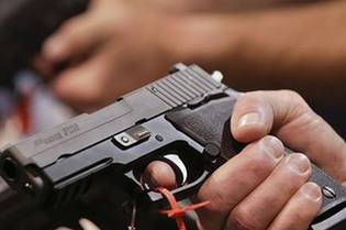 法国律师公会会长遭同僚枪击