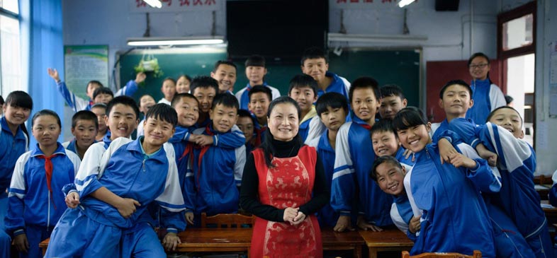 盲人女教師劉芳：“中國大山裏的海倫·凱勒”