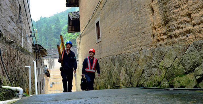 劳模叶德奕：甘当一名幸福“傻子”